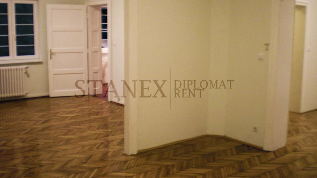 Commercial space 10 offices Vracar Belgrade P515