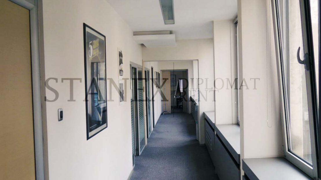 Commercial space 30 offices Center Belgrade P580