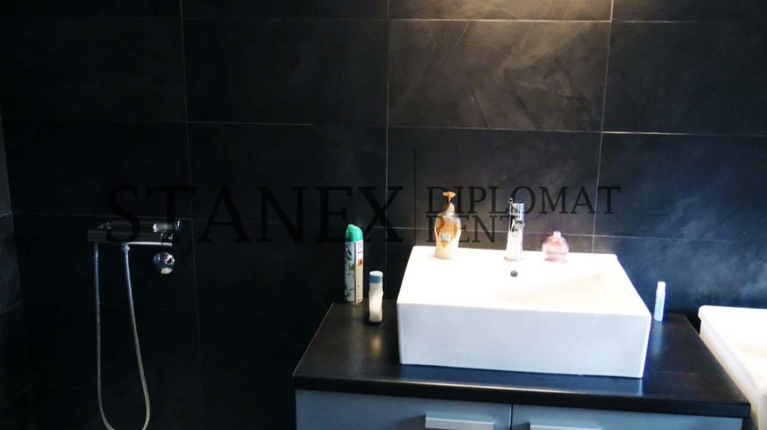 Commercial space 4 offices Center Belgrade P578