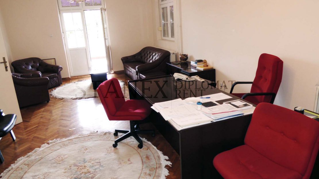 Commercial space with 5-10 offices Vracar Belgrade P040