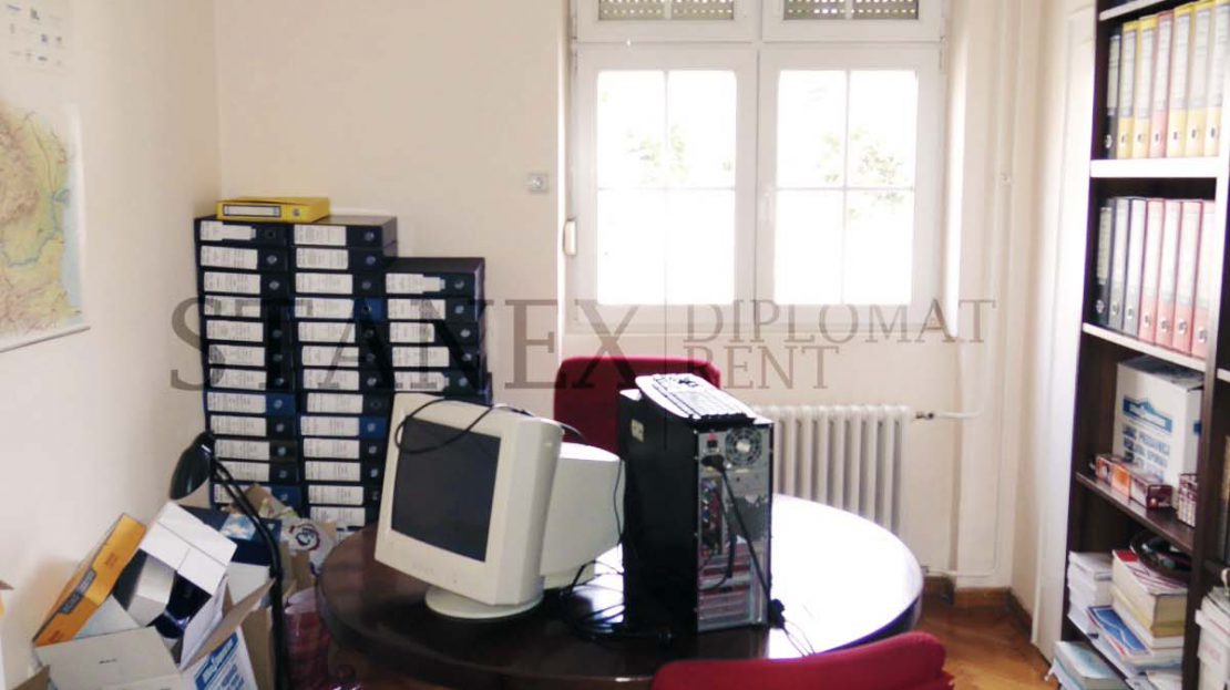 Commercial space with 5-10 offices Vracar Belgrade P040