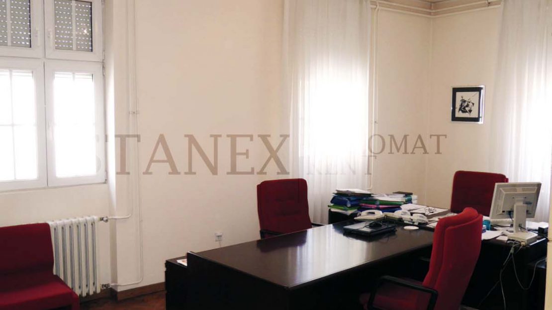 Commercial space with 5-10 offices Vracar Belgrade P040