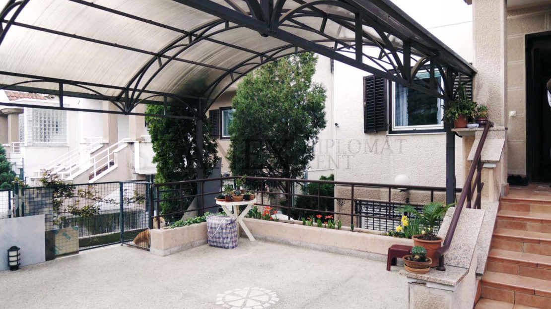 Five bedrooms house Senjak Belgrade K512