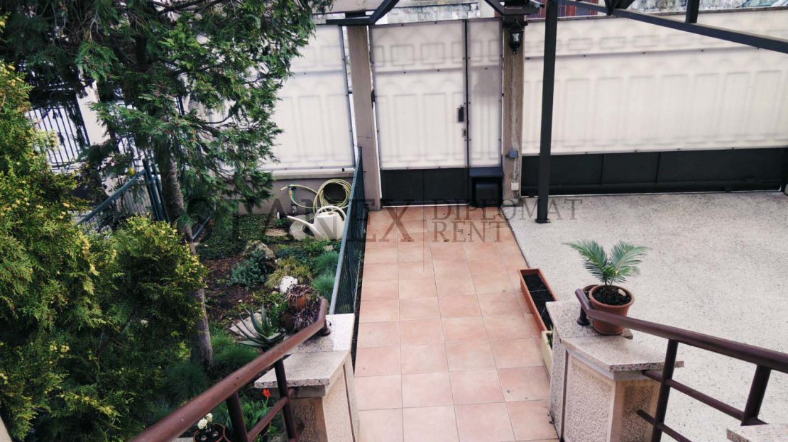 Five bedrooms house Senjak Belgrade K512