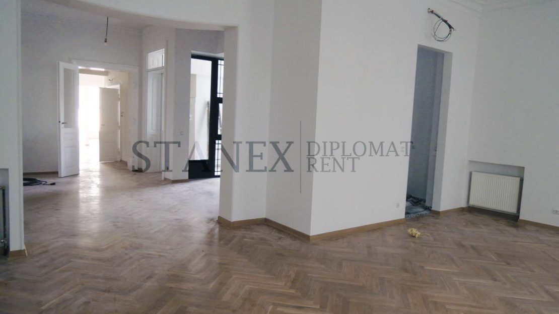 Six bedrooms house Center Belgrade K503