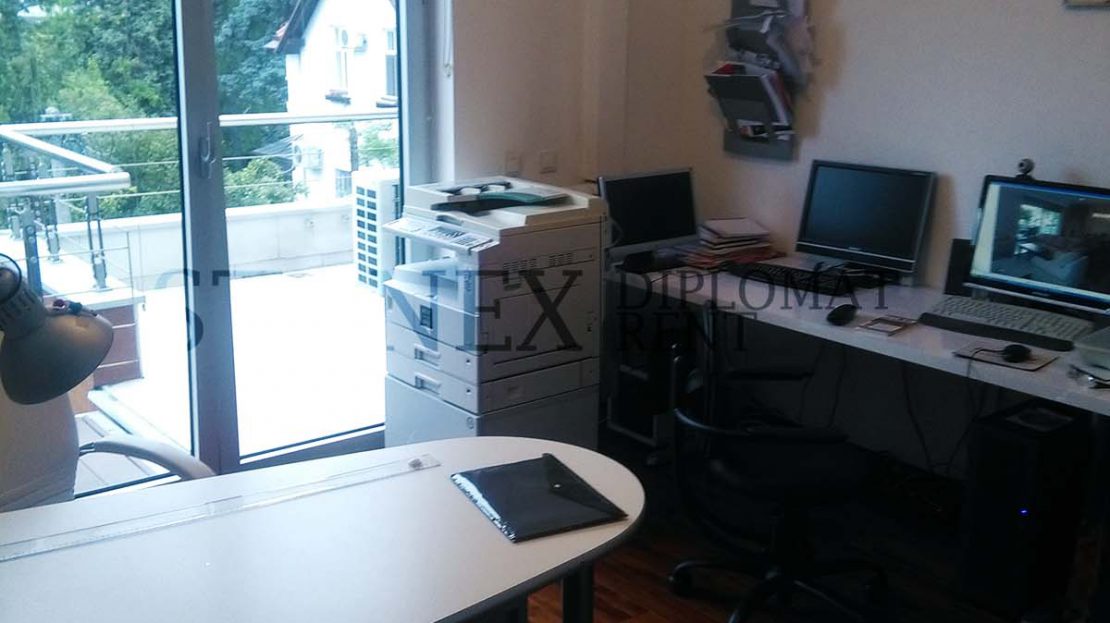 Three bedroom apartment Senjak Belgrade S1535