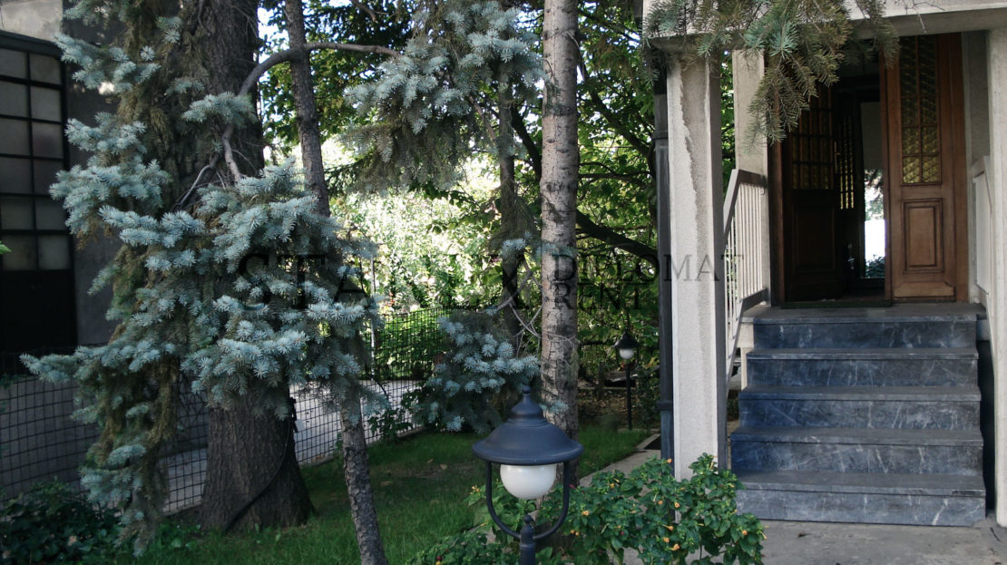 Three bedroom house Belgrade K618
