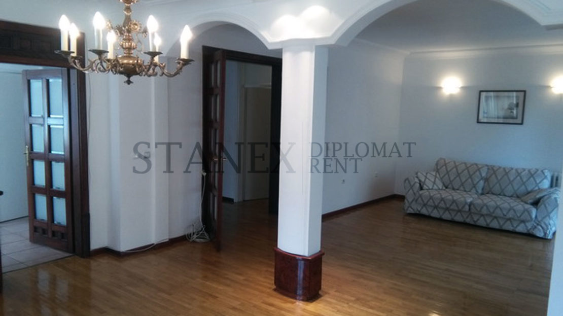 Four bedroom apartment Belgrade S1186